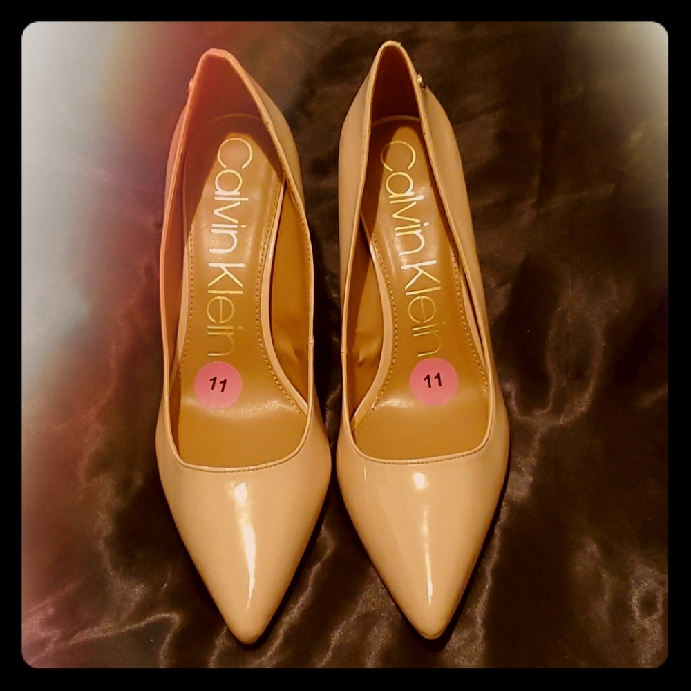 Calvin Klein nude pumps